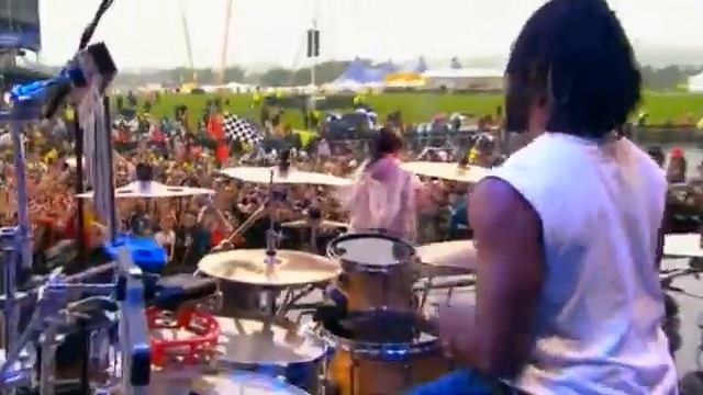 Lily Allen Window Shopper Live T In The Park 2007 смотреть онлайн