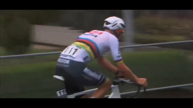 EPIC CYCLING BATTLES | Mathieu van der Poel vs Wout Van Aert смотреть онлайн