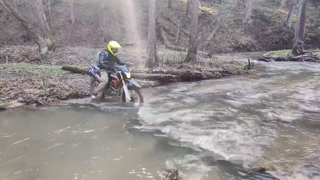 Легкий брод на Avantis MT250 смотреть онлайн