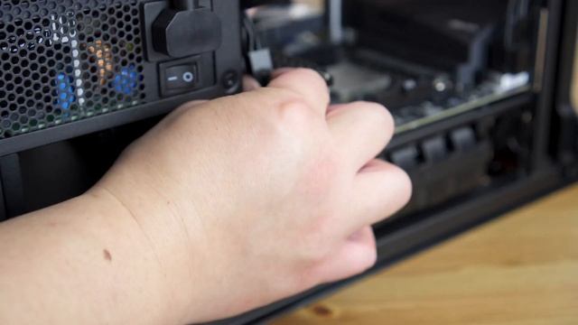 NZXT H1 Hackintosh 3900x x570i Catalina 2020 ITX Build смотреть онлайн