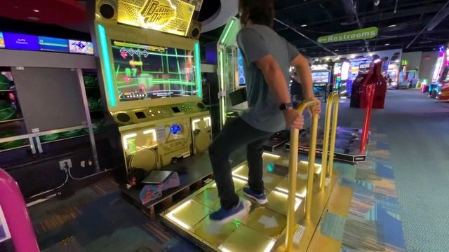 Dance Dance Revolution 20th Anniversary: Bad Apple on Basic mode смотреть онлайн