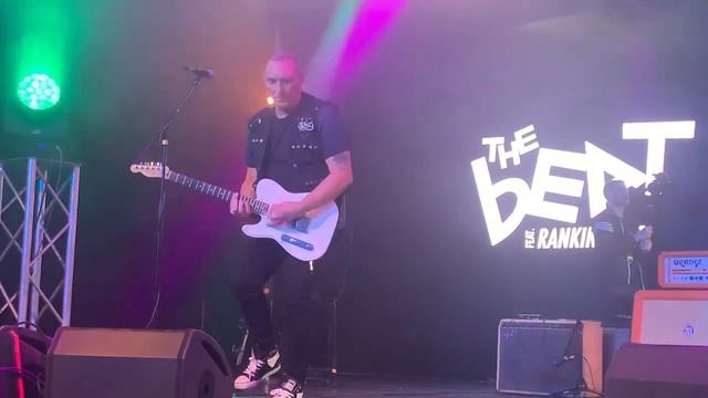 THE BEAT - Hands Off She's Mine смотреть онлайн