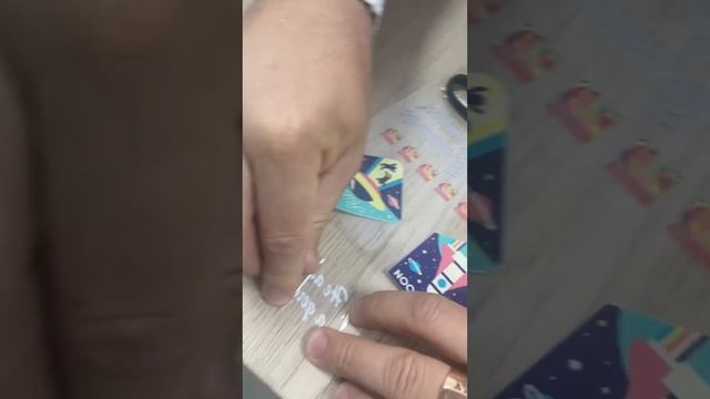 Что делать, если мелкие элементы наклеек для постоянного брендирования не получается перенести?