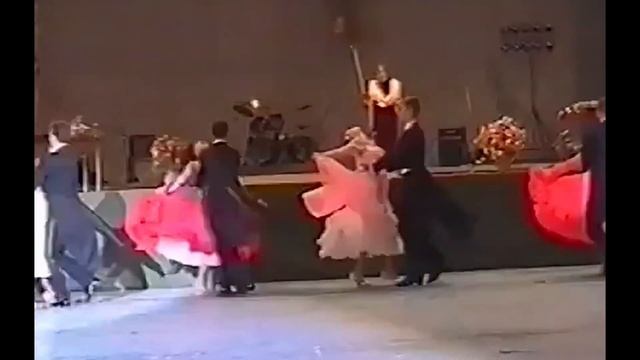 ансамбль бального танца "ЭВРИКА" 1998 г Ледовый дворец спорта Северодонецк смотреть онлайн