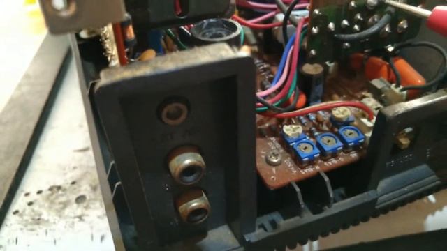Conserto: TV de tubo em cores Sunkyong portatil смотреть онлайн