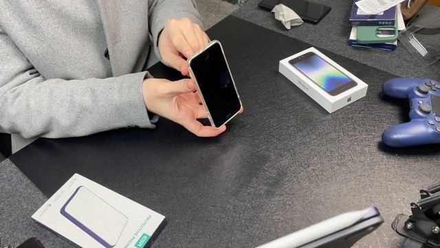 iPhone SE 3 (2022) ESR Metal Kickstand Cases! смотреть онлайн