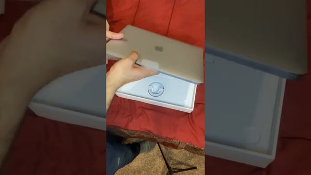 MacBook Air M1 Unboxing смотреть онлайн