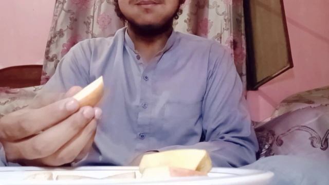 Eating one plate apples. смотреть онлайн