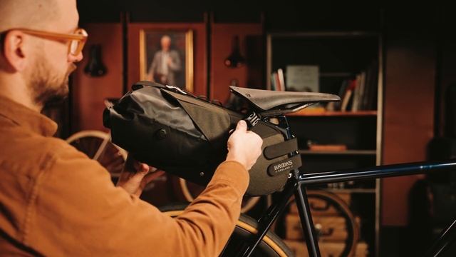 Brooks England | Scape Seat Bag смотреть онлайн
