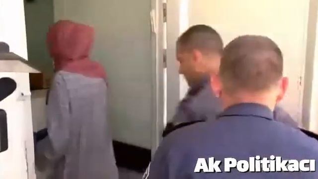 Bu VİDEO, Ebru Özkan Kardeşimizin izzetinin, Koca Bir Ümmetin ise Zilletinin VİDEOSUDUR смотреть онлайн