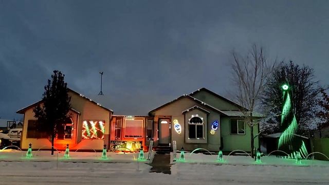 Owl City (feat. Toby Mac) - Light of Christmas смотреть онлайн