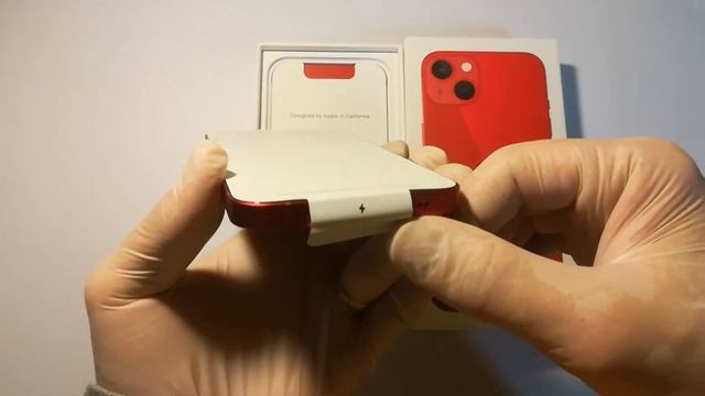 iPhone 13 (Product Red) Unboxing and first look смотреть онлайн