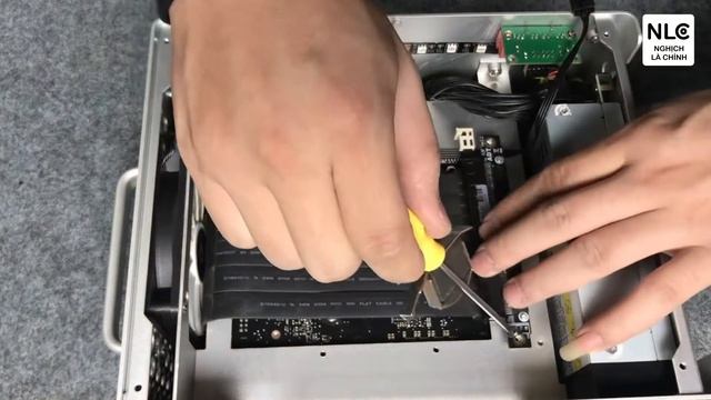 ITX PC Build Dual Boot Mac-Windows смотреть онлайн
