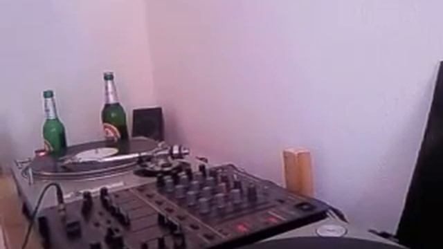 Daphil vs Les Paul II смотреть онлайн