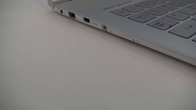 Acer Aspire S7 Hands On - 13.3-inch Touchscreen Ultrabook running Windows 8 - Computex 2012 смотреть онлайн