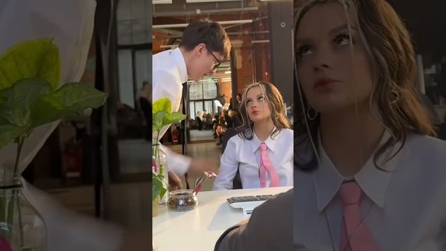 ещё нарезка из нескольких наших дублей #daryana #juice #shorts смотреть онлайн