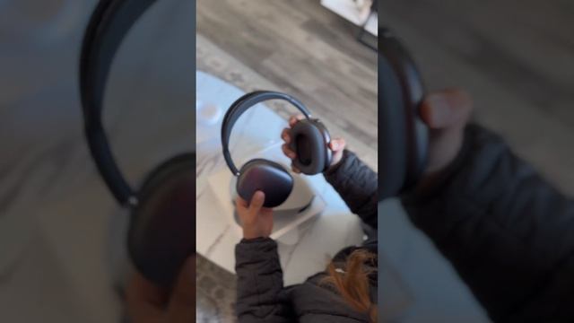 UNBOXING AIRPODS MAX WITH SMART CASE смотреть онлайн