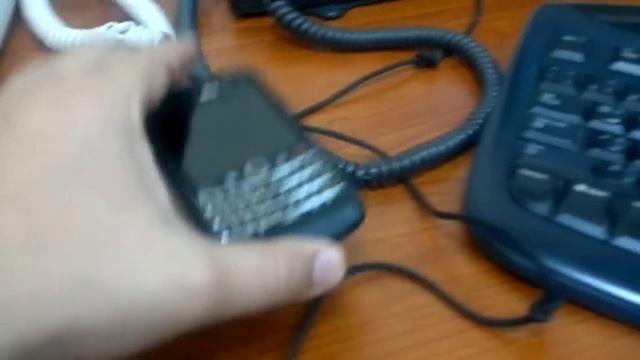 How to put a mobile on a keyboard? смотреть онлайн