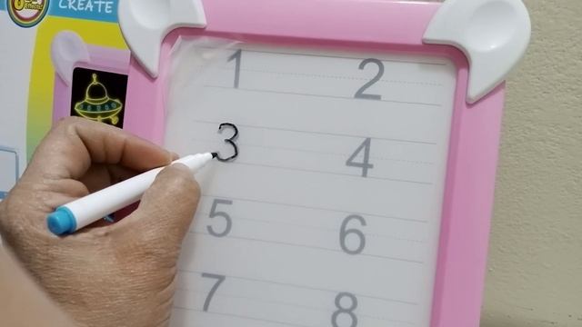 Magic Board - Write with florescent markers and glow light to see it shining on board.Draw or write смотреть онлайн