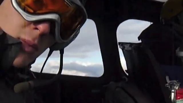 Helicopter Flight Vietnam style....no doors! смотреть онлайн