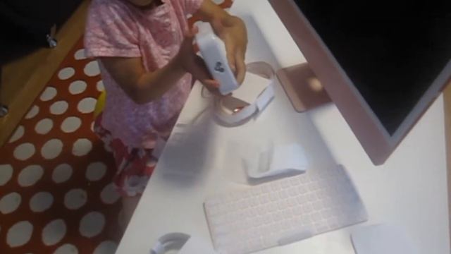 送女儿6岁生日礼物 Unboxing iMac 24 inch 2021 смотреть онлайн