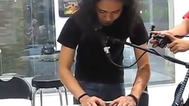 URBANDUB - FIRST OF SUMMER (Apple Store) смотреть онлайн