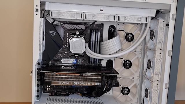 Lian Li Strimer Plus - Installing The 24 Pin Motherboard Cable