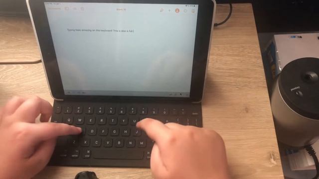 Pros and Cons of an iPad Smart Keyboard смотреть онлайн