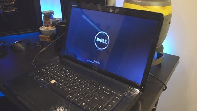 Fixing Stuff: My Friends Laptop смотреть онлайн