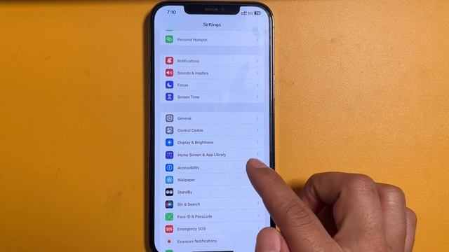How to turn on auto brightness in iphone 13 смотреть онлайн