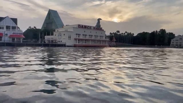 Mario and the Clones - Sweet (Official Music Video) - MATC Rock’n Walt Disney World смотреть онлайн