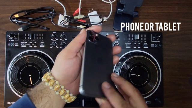 How To Connect Pioneers DDJ REV1 To An iPhone Using Djay Pro AI. смотреть онлайн