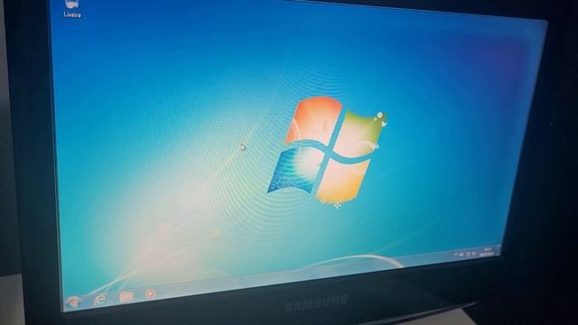 Instalando Windows 7 em um computador com Windows XP de 500 MEGA de Ram. смотреть онлайн