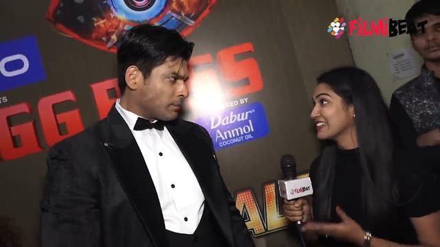 Bigg Boss 13: Siddharth Shukla ने Trophy जीतने के बाद Shehnaz को दिया credit; Interview | FilmiBeat смотреть онлайн