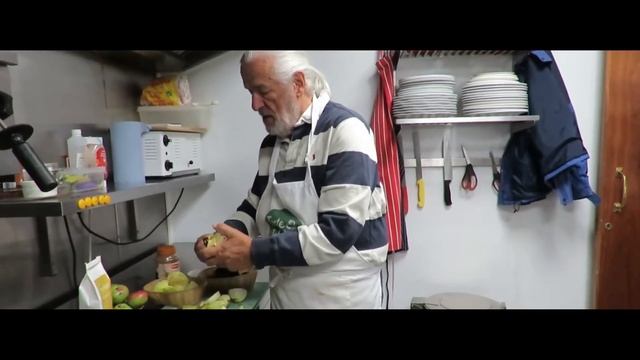 Apple and Plum Compote with Terry McCoy смотреть онлайн