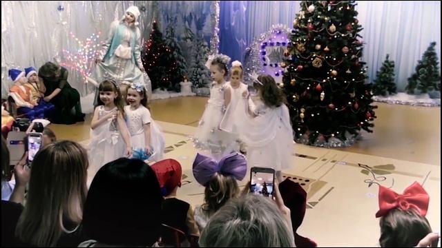 Танец "Снежные бабочки"❄ смотреть онлайн