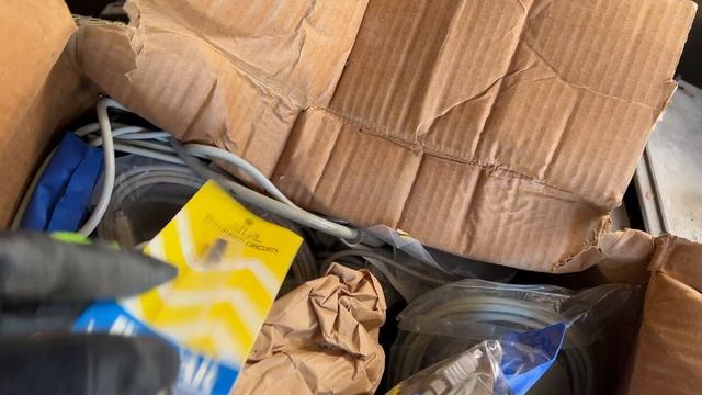 Apple Computer Stash Hidden in a $100 Barn Find смотреть онлайн