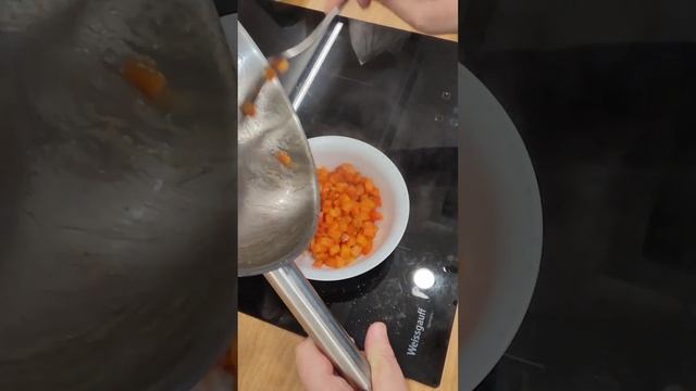 Итальянские свиные отбивные с моцареллой и болгарским перцем #easyketo смотреть онлайн