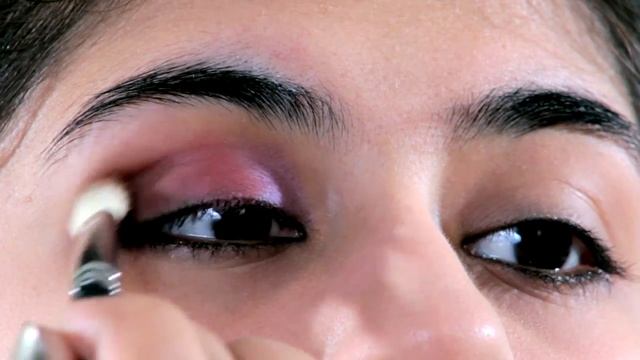 How to apply Eye shadow смотреть онлайн