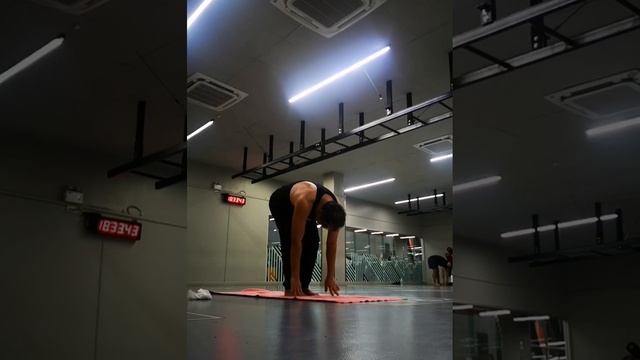 yoga with Kru Apple at fitness24seven 25/2/2024 смотреть онлайн