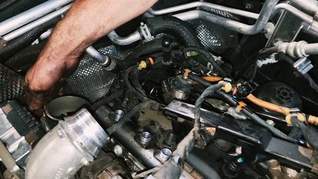 Jeep Grand Cherokee WK2: Diesel Intake Manifold Removal #jeepgrandcherokee #jeeplife #jeeplove