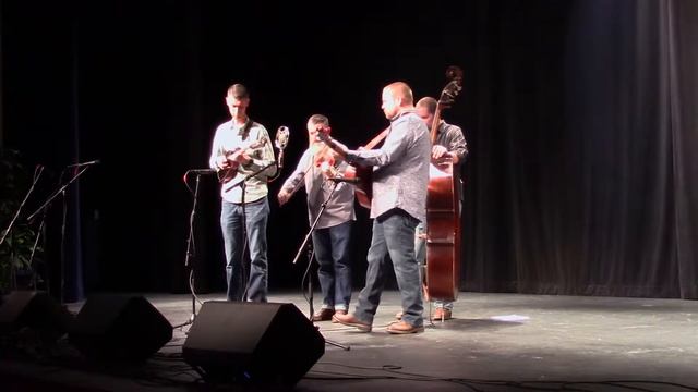 Mountain Bridge Band - Bed By The Window смотреть онлайн