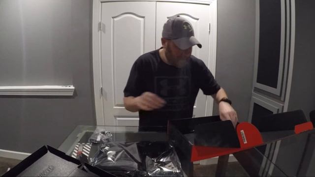 ASUS ROG Z490 E-Gaming Motherboard - Unboxing - PC Build Part 3 смотреть онлайн