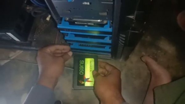 SSD attachment on ASUS B85 pro gamer.