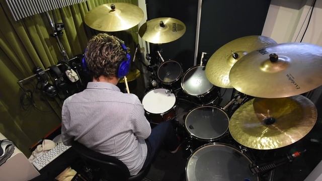 Recording Drums And Bass With The Universal Audio Apollo X Series Interfaces смотреть онлайн