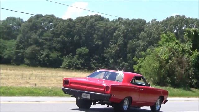 Pair of 1969 Plymouth Roadrunners Leavin Car Show Take Off Mopar Dreamgoatinc Classic Muscle Cars смотреть онлайн