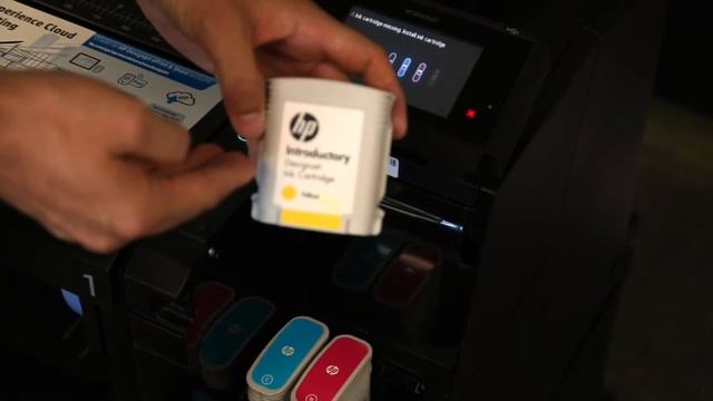 HP T2500 How to change ink cartridges смотреть онлайн