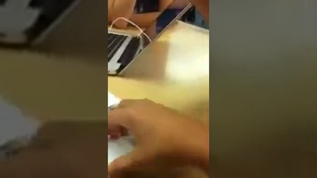 iPhone 4 Unboxing @ The Apple Store смотреть онлайн