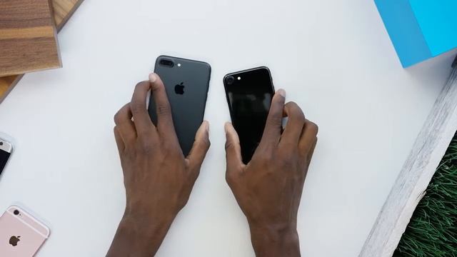 iPhone 7 Unboxing and Review (Jet Black vs Matte Black)!!! смотреть онлайн
