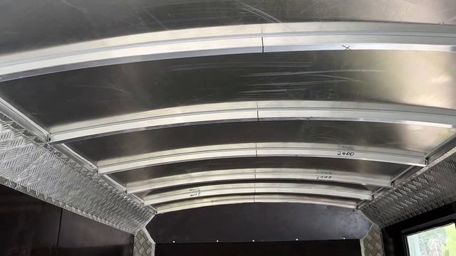 Прицеп в базовой комплектации Trailux, обзор двухосного автоприцепа City 362